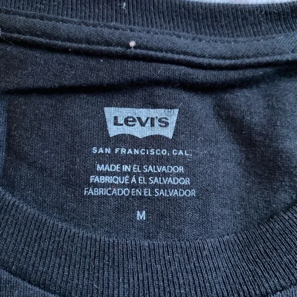 Levi’s basic tee - Picture 2 of 2